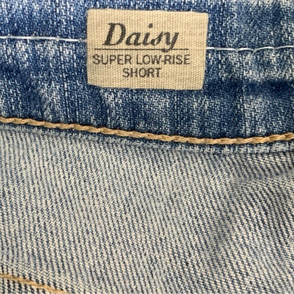 AG Adriano Goldschmied Daisy Super Low-Rise Short in light wash size 29 - Picture 12 of 13